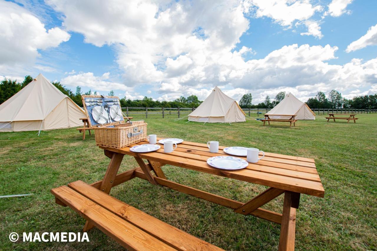 Bell Tent Glamping At Marwell Resort วินเชสเตอร์ ภายนอก รูปภาพ