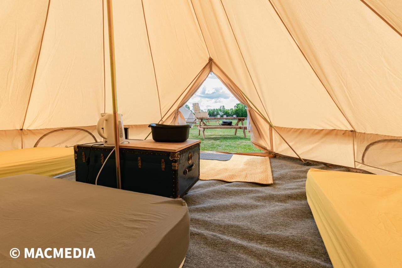 Bell Tent Glamping At Marwell Resort วินเชสเตอร์ ภายนอก รูปภาพ